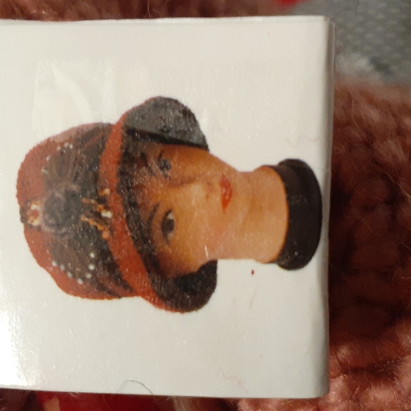 KNITTED LINED EMBELLISHMENT HAT CHOOSE - Picture 14 of 14